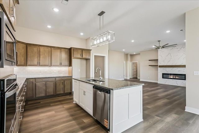 1530 E Appleton St, Valley Center, KS 67147