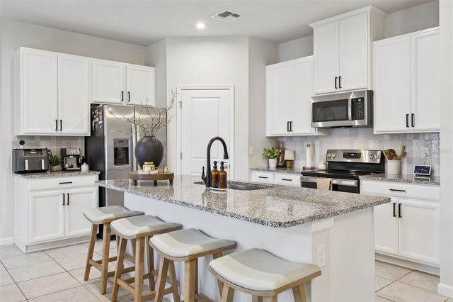 1472 EUCALYPTUS WAY, Davenport, FL 33837