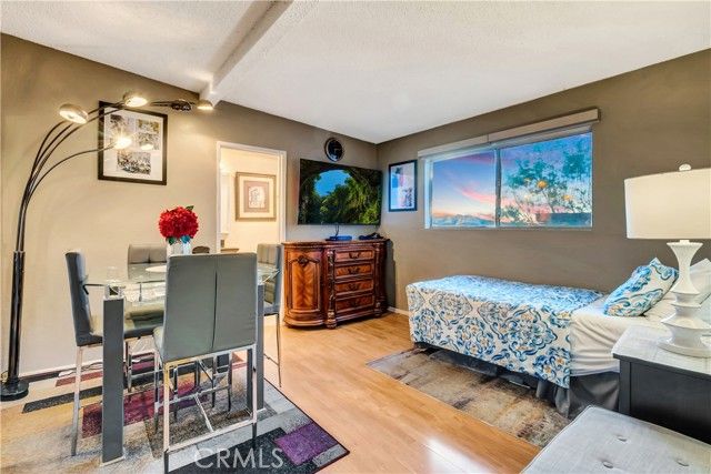 1523 E Windsor 208A, Glendale, CA 91205