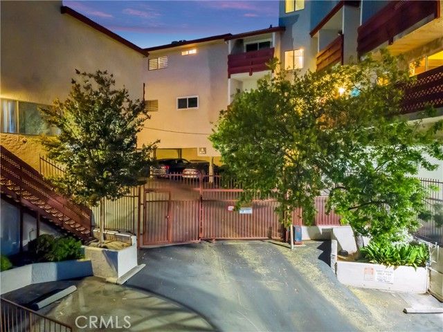 1523 E Windsor 208A, Glendale, CA 91205