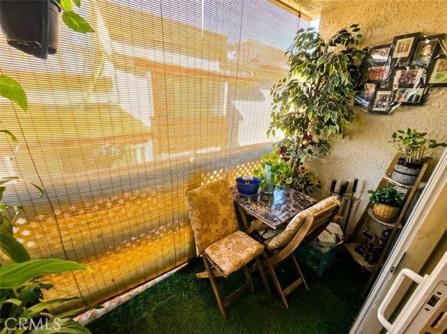 1523 E Windsor 208A, Glendale, CA 91205