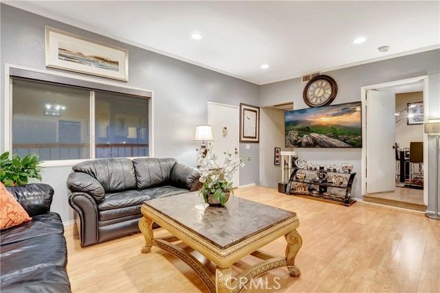 1523 E Windsor 208A, Glendale, CA 91205