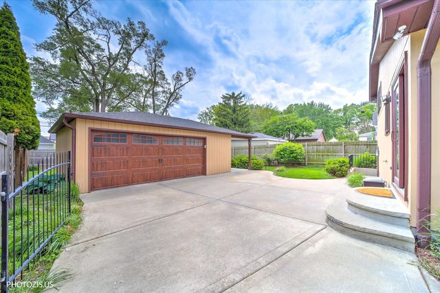 159 N Edgewood Avenue, Wood Dale, IL 60191