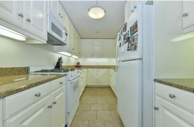 3 Avery Street 810, Boston, MA 02111