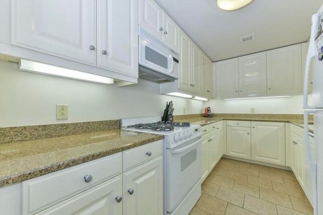 3 Avery Street 810, Boston, MA 02111