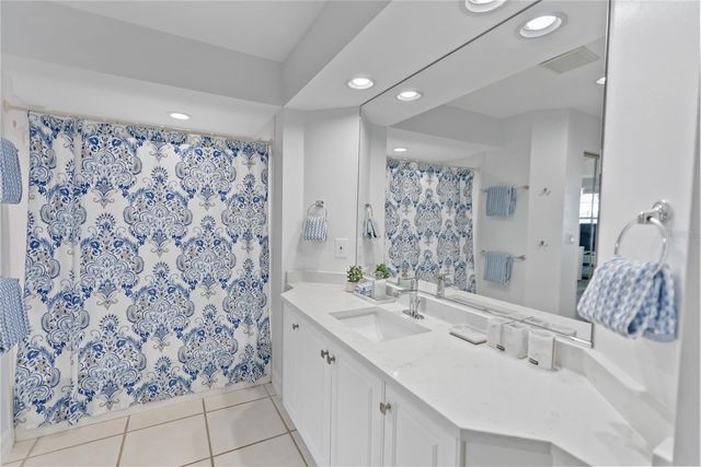 3702 54TH DRIVE W 102, Bradenton, FL 34210