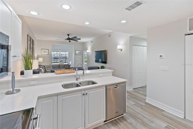 3702 54TH DRIVE W 102, Bradenton, FL 34210