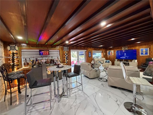 15022 SW 67th Ln, Miami, FL 33193