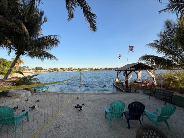 15022 SW 67th Ln, Miami, FL 33193