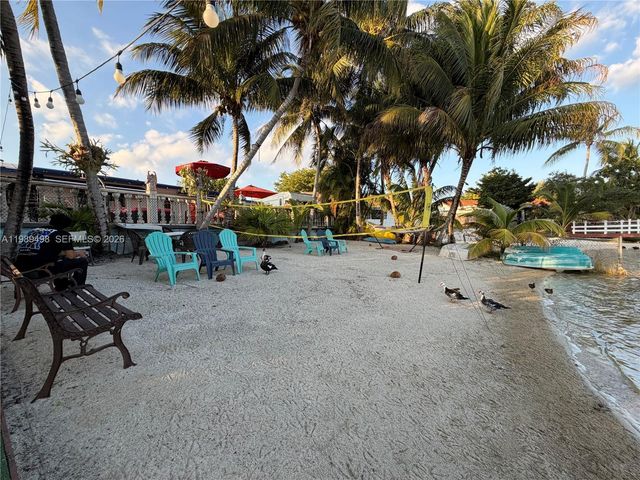 15022 SW 67th Ln, Miami, FL 33193