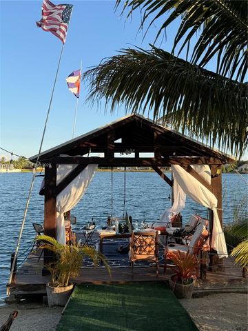 15022 SW 67th Ln, Miami, FL 33193