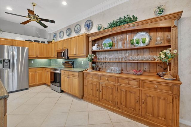 169 Barefoot Cove, Hypoluxo, FL 33462