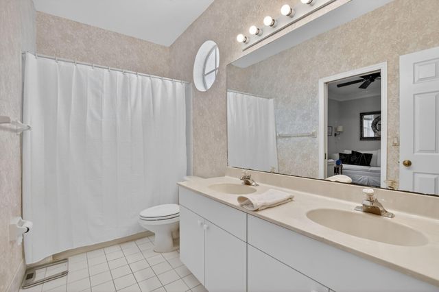 169 Barefoot Cove, Hypoluxo, FL 33462