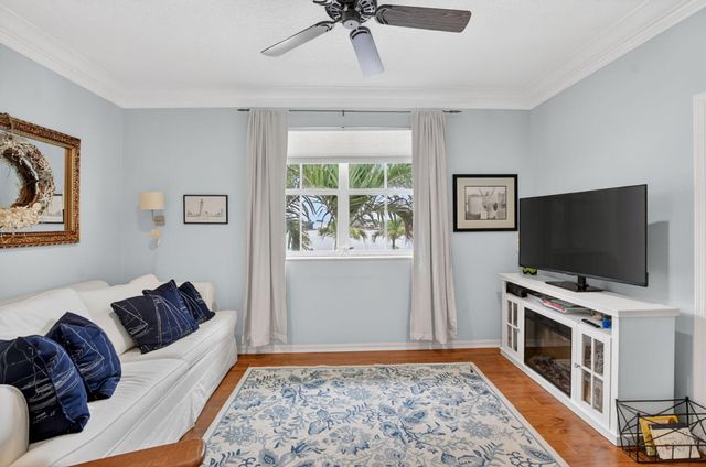 169 Barefoot Cove, Hypoluxo, FL 33462