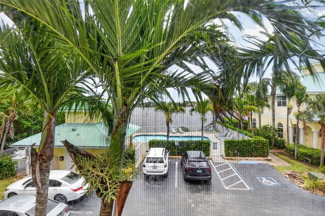 169 Barefoot Cove, Hypoluxo, FL 33462