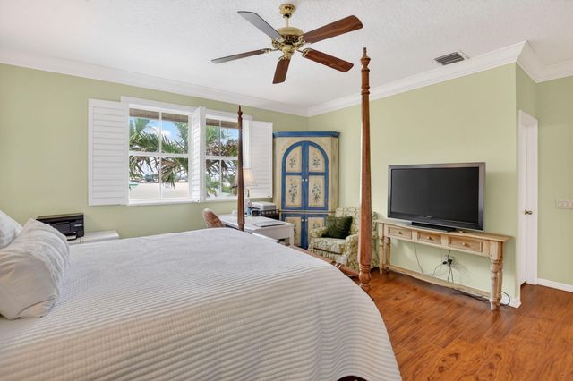 169 Barefoot Cove, Hypoluxo, FL 33462