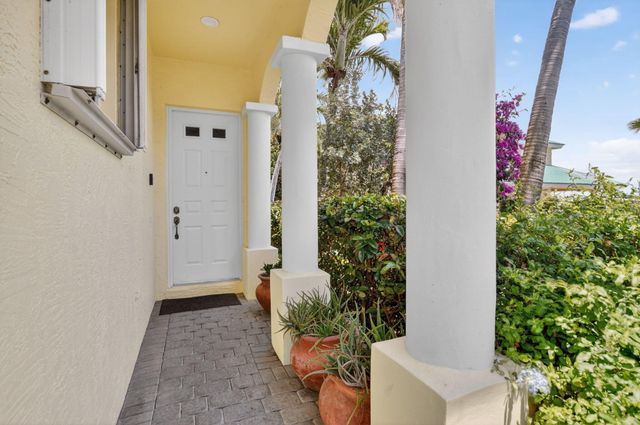 169 Barefoot Cove, Hypoluxo, FL 33462