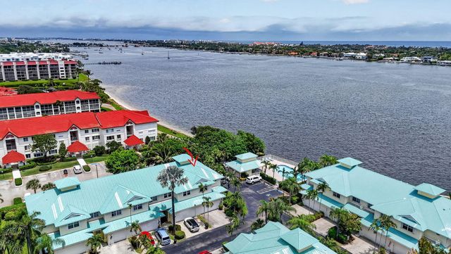 169 Barefoot Cove, Hypoluxo, FL 33462