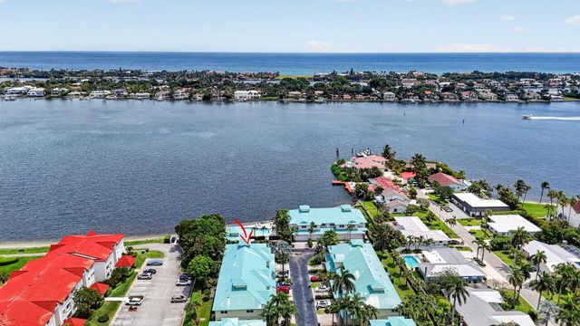 169 Barefoot Cove, Hypoluxo, FL 33462