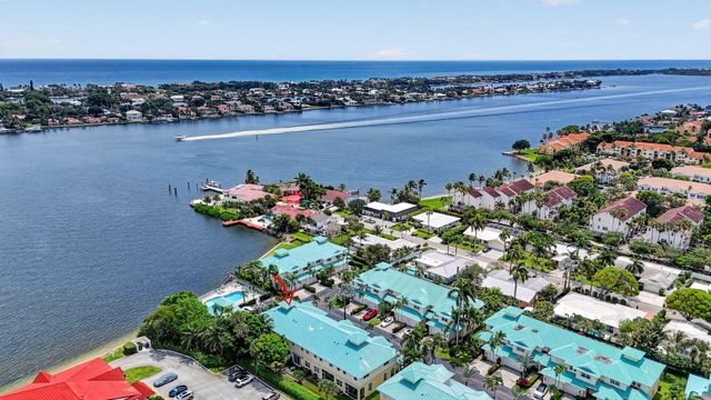 169 Barefoot Cove, Hypoluxo, FL 33462