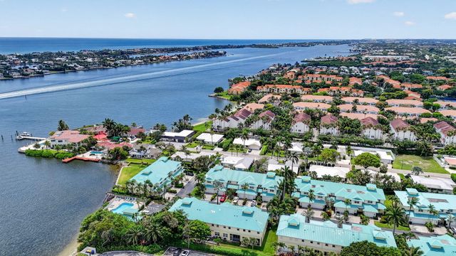 169 Barefoot Cove, Hypoluxo, FL 33462