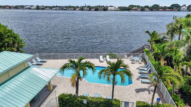 169 Barefoot Cove, Hypoluxo, FL 33462