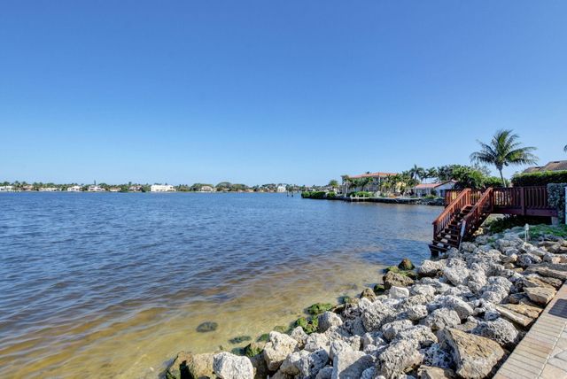 169 Barefoot Cove, Hypoluxo, FL 33462