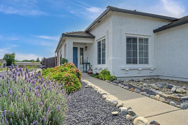 201 Stavros Ct, Roseville, CA 95678