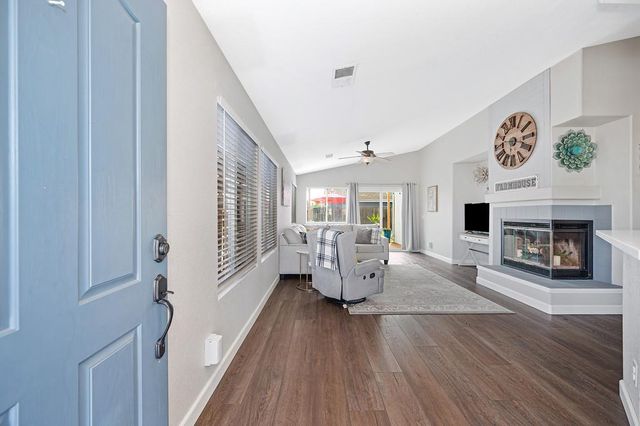 201 Stavros Ct, Roseville, CA 95678