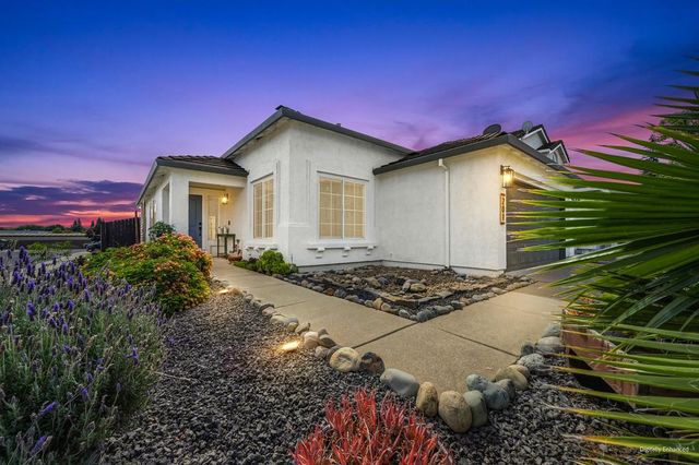 201 Stavros Ct, Roseville, CA 95678
