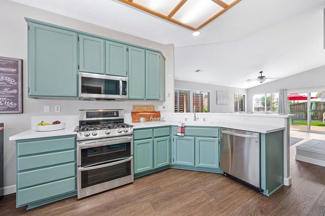 201 Stavros Ct, Roseville, CA 95678