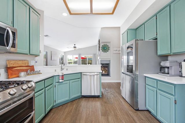 201 Stavros Ct, Roseville, CA 95678