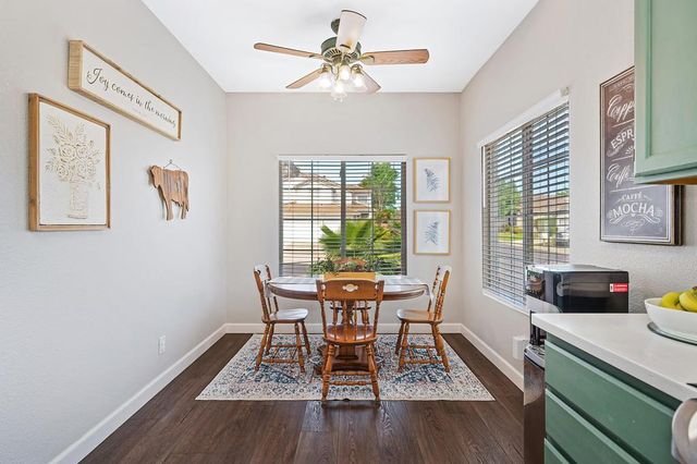 201 Stavros Ct, Roseville, CA 95678