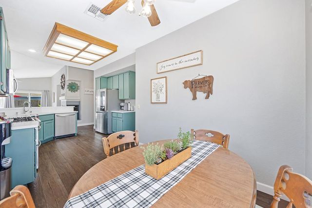 201 Stavros Ct, Roseville, CA 95678