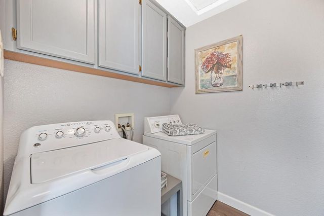 201 Stavros Ct, Roseville, CA 95678