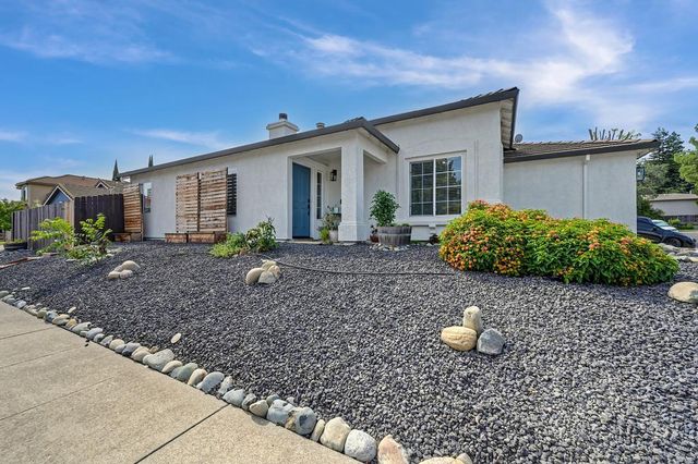 201 Stavros Ct, Roseville, CA 95678