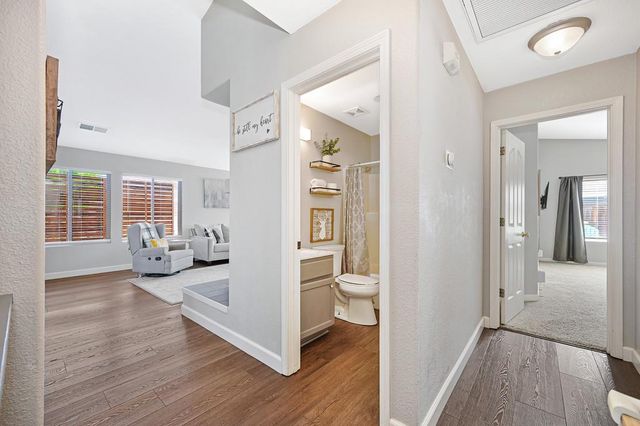 201 Stavros Ct, Roseville, CA 95678