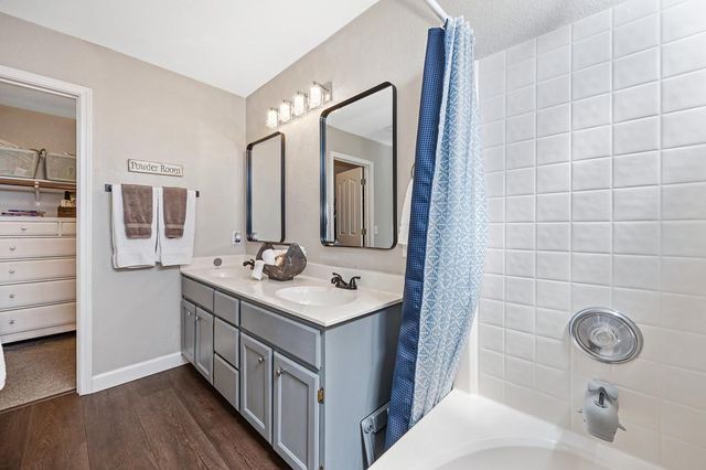 201 Stavros Ct, Roseville, CA 95678