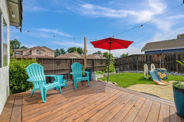201 Stavros Ct, Roseville, CA 95678