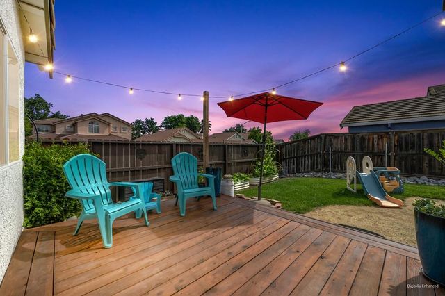 201 Stavros Ct, Roseville, CA 95678