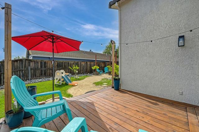 201 Stavros Ct, Roseville, CA 95678