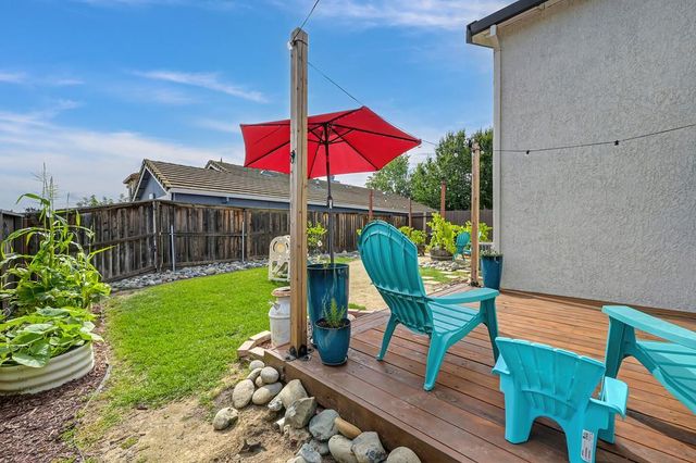 201 Stavros Ct, Roseville, CA 95678