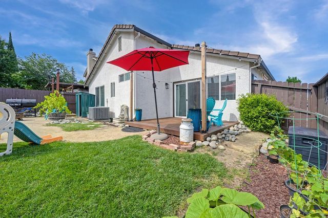 201 Stavros Ct, Roseville, CA 95678