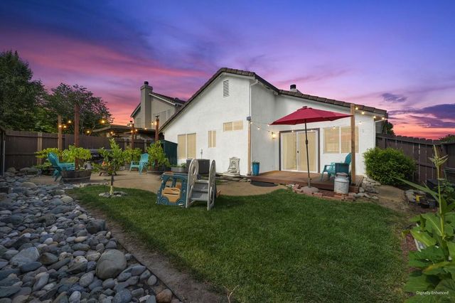 201 Stavros Ct, Roseville, CA 95678
