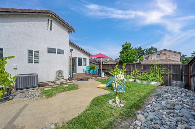 201 Stavros Ct, Roseville, CA 95678