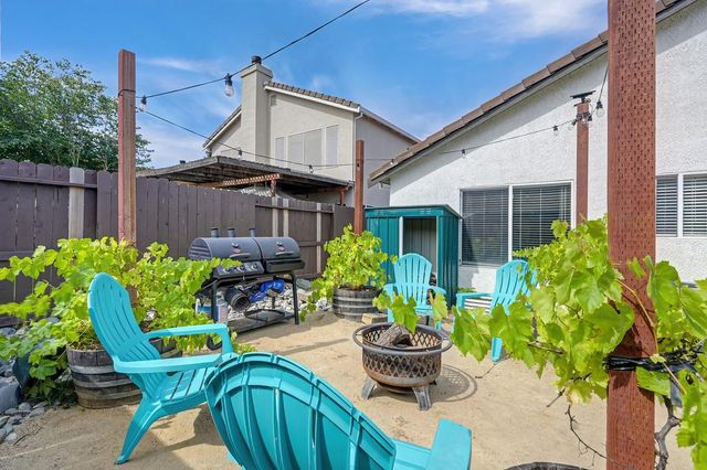 201 Stavros Ct, Roseville, CA 95678