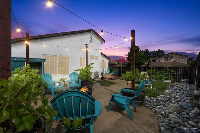 201 Stavros Ct, Roseville, CA 95678