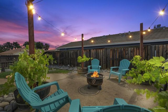 201 Stavros Ct, Roseville, CA 95678