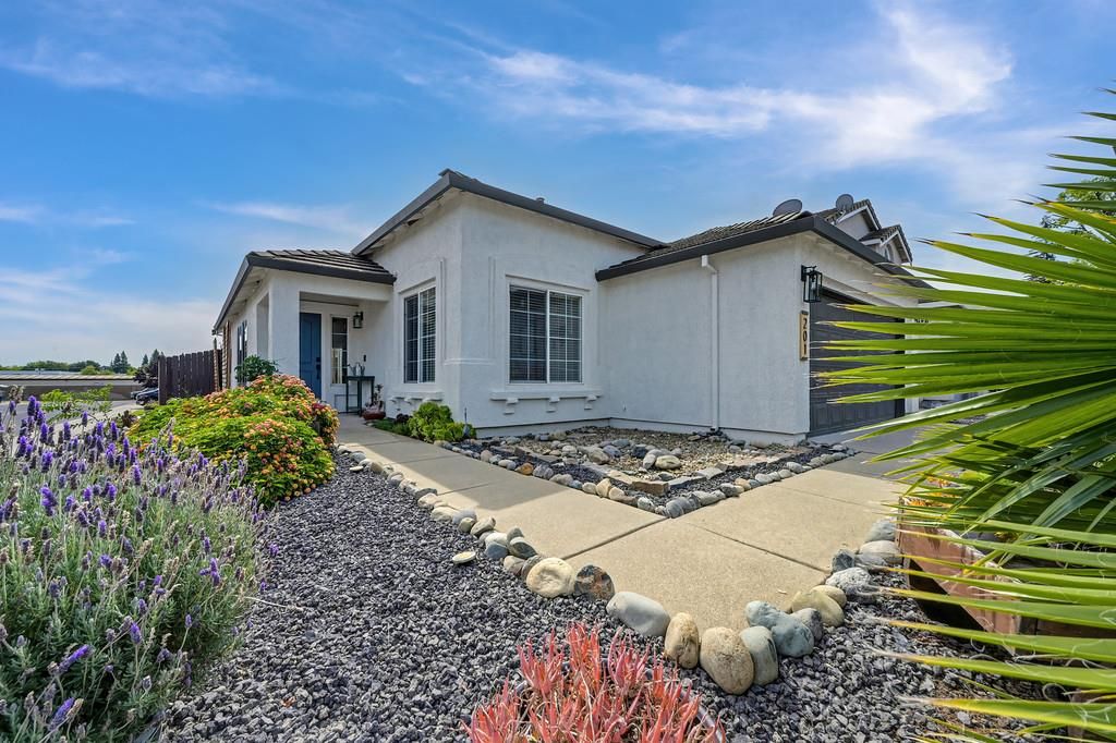 201 Stavros Ct, Roseville, CA 95678