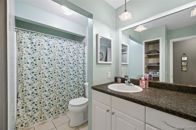 635 E Fox Hills Drive 41, Bloomfield Hills, MI 48304